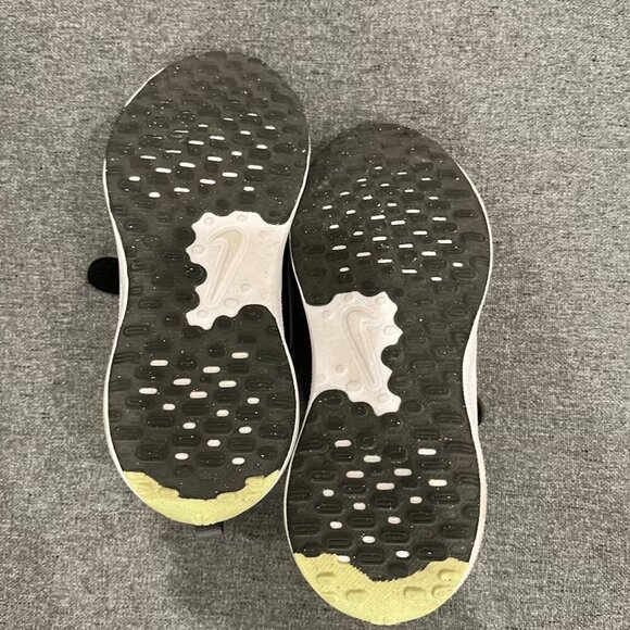 Nike Revolution 7 Toddler/Little Kid Sneakers - Picture 4 of 5